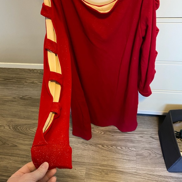 Red and gold dress - Picture 2 of 2